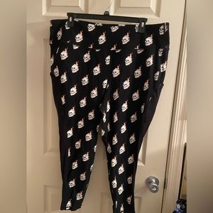 Torrid flaming skull leggings size 4. Has pockets !!